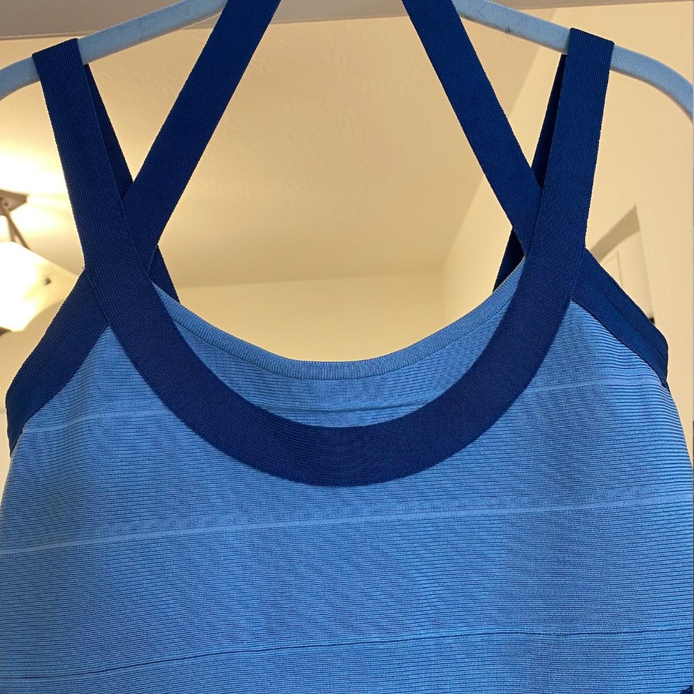 Stretta blue ombré Ciara dress size Medium - Picture 7 of 10